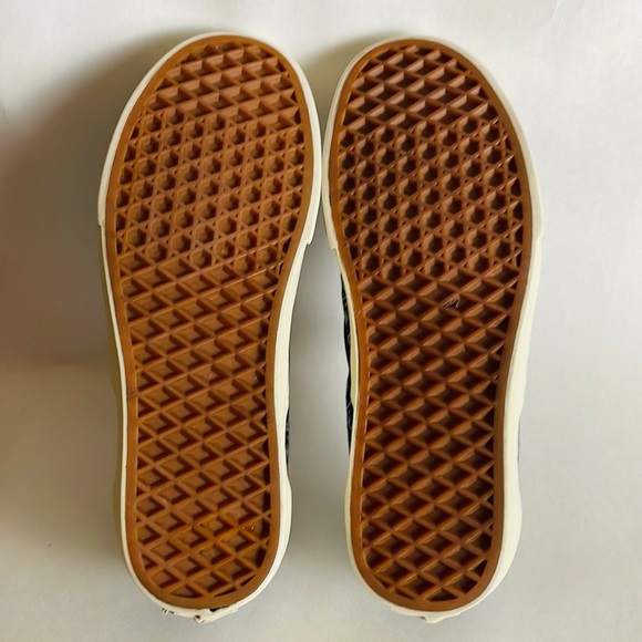 VANS•SLIP ONS•WOMENS SIZE 7.5 - Picture 5 of 6